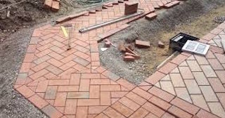 Укладка тротуарной плитки в Улане-Удэ в октябре