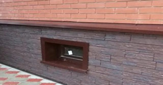Облицовка цоколя панелями под камень в Улане-Удэ в октябре