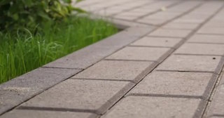 Профессиональная укладка тротуарных дорожек в Улане-Удэ в октябре