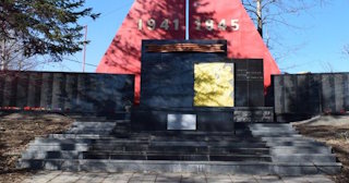 Профессиональное благоустройство памятников в Улане-Удэ в октябре